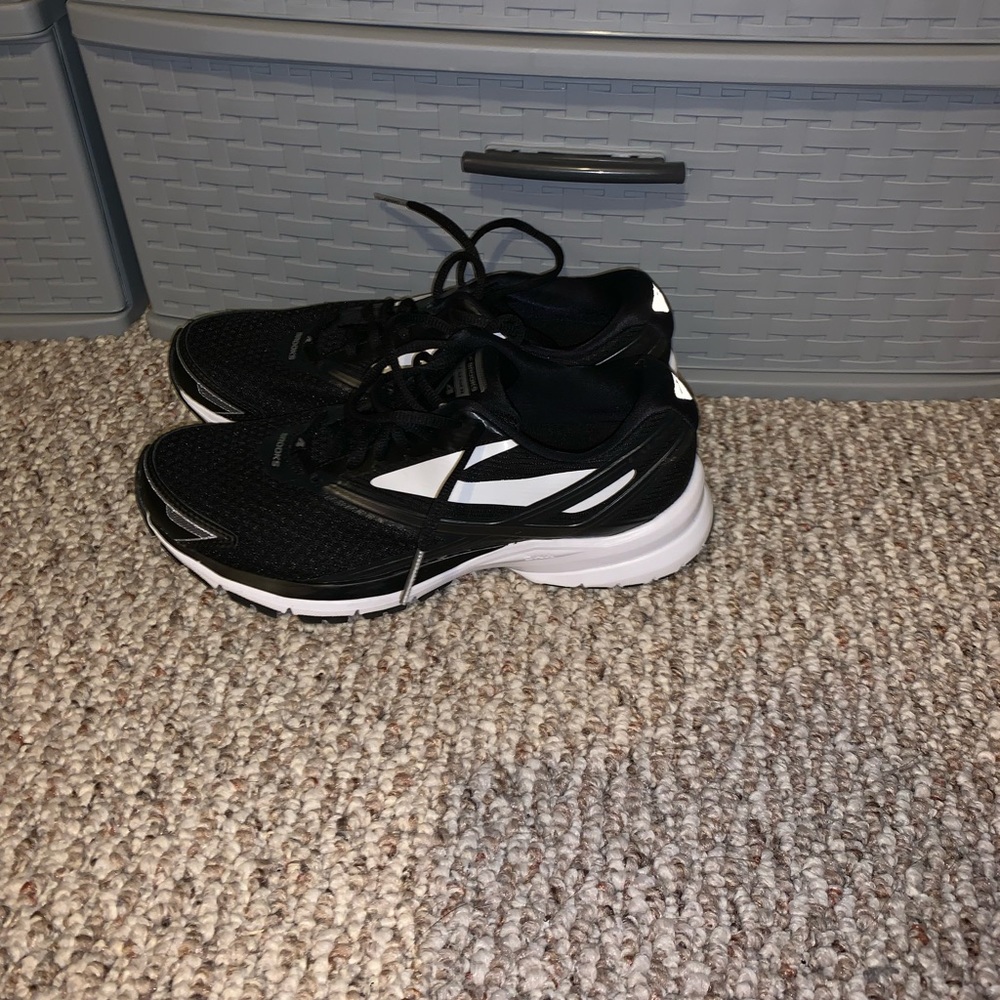 Brooks Launch 4 running shoes